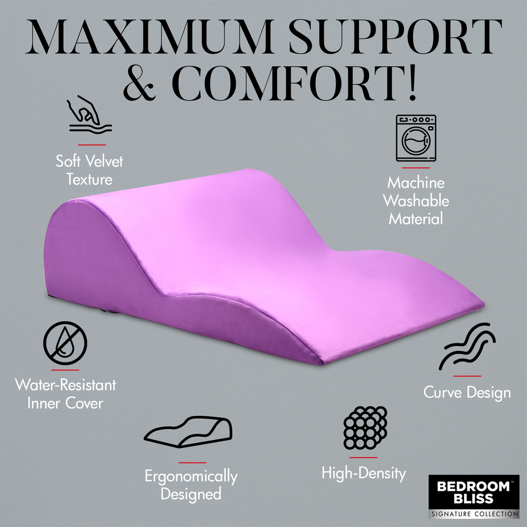 Bedroom Bliss - Gecontourde Love Cushion - Paars