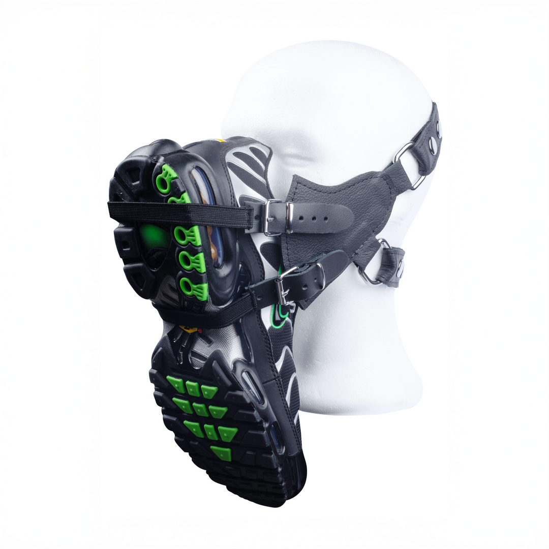 Sniff My Sneaker - Leren Masker - Zwart